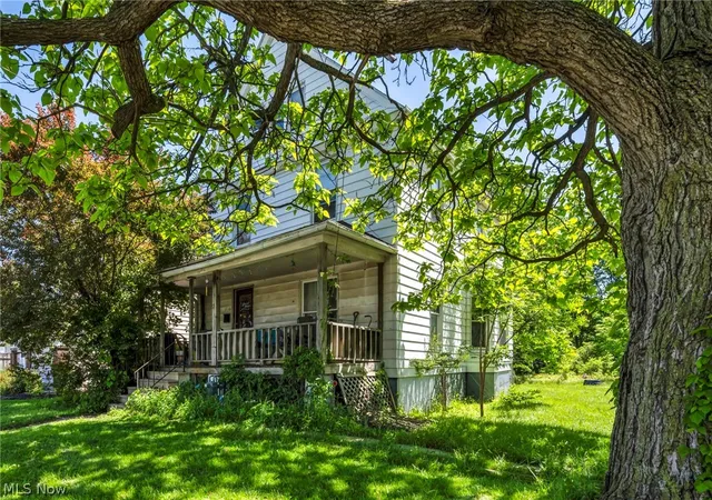 Photo 2 of Single family home for sale at 1716 Middle Ave, Elyria, OH 44035 | MLS# 5154485 | Listing updated on 2026-08-31