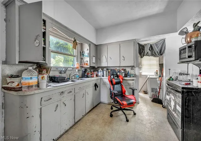 4th image of 1716 Middle Ave, Elyria, OH 44035 | MLS# 5154485