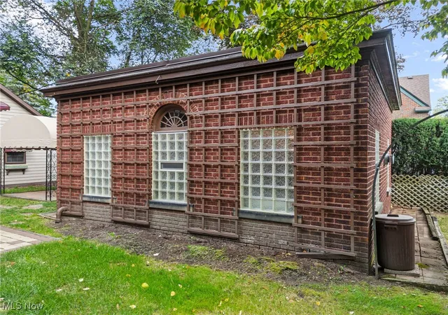 3rd image of 1271 Circle Dr, Akron, OH 44310 | MLS# 5142557
