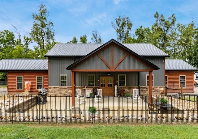 Single family home for sale at 4797 Narrows Rd, Frazeysburg, OH 43822 | MLS# 5155252