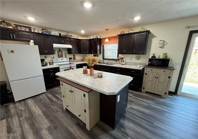 Photo 3 of Single family home for sale at 797 Glenda St Ne, Bolivar, OH 44612 | MLS# 5158070 | Listing updated on 2026-09-16