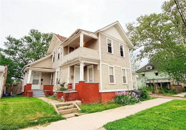 Photo 1 of Multi family home for sale at 318 Courtland Ave, Toledo, OH 43609 | MLS# 5157652 | Listing updated on 2026-08-27