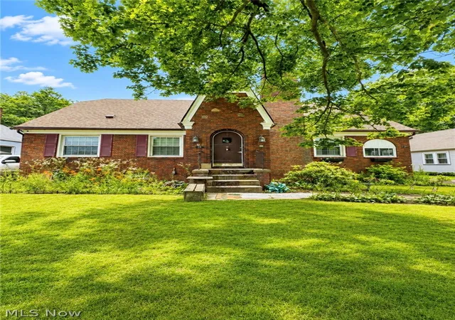1st image of 28 Terrace Dr, Youngstown, OH 44512 | MLS# 5158976