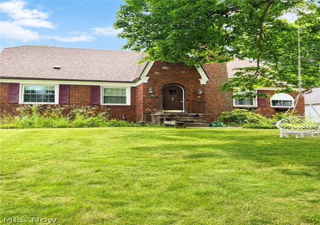 2nd image of 28 Terrace Dr, Youngstown, OH 44512 | MLS# 5158976