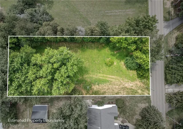 Photo 1 of Sale Pending at Elberta Ave Sw, Canton, OH 44709 | MLS# 5158905 | Listing updated on 2026-08-26
