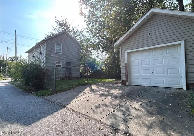 3rd image of 1190 E 112th St, Cleveland, OH 44108 | MLS# 5159241