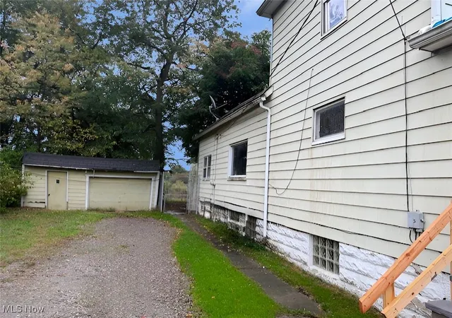 4th image of 4309 E 73 St, Cleveland, OH 44105 | MLS# 5160243