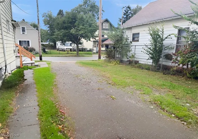 5th image of 4309 E 73 St, Cleveland, OH 44105 | MLS# 5160243