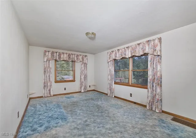 4th image of 3927 Daisyview St, Shadyside, OH 43947 | MLS# 5160557