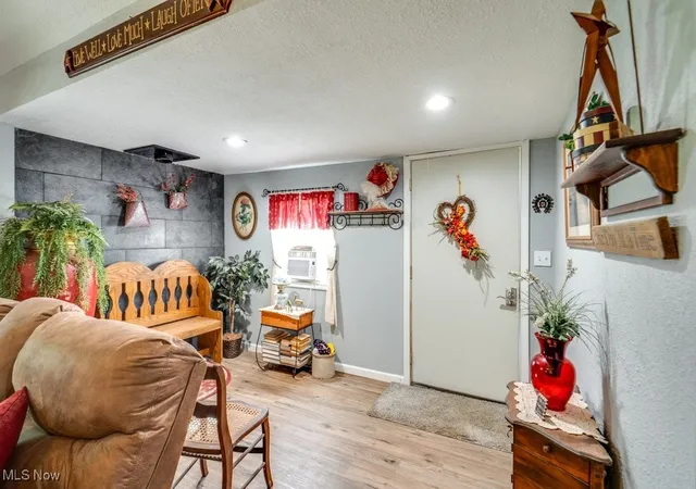 4th image of 16726 Oakwood Dr, Lake Milton, OH 44429 | MLS# 5160970