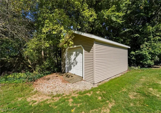 2nd image of 715 Holden Dr, Ashtabula, OH 44004 | MLS# 5161342