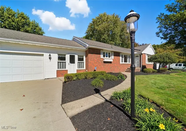4th image of 715 Holden Dr, Ashtabula, OH 44004 | MLS# 5161342