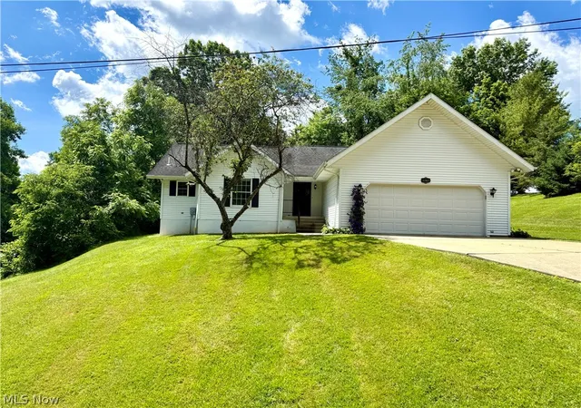 Photo 2 of Single family home for sale at 55794 Bel Hvn, Bellaire, OH 43906 | MLS# 5161507 | Listing updated on 2026-08-19
