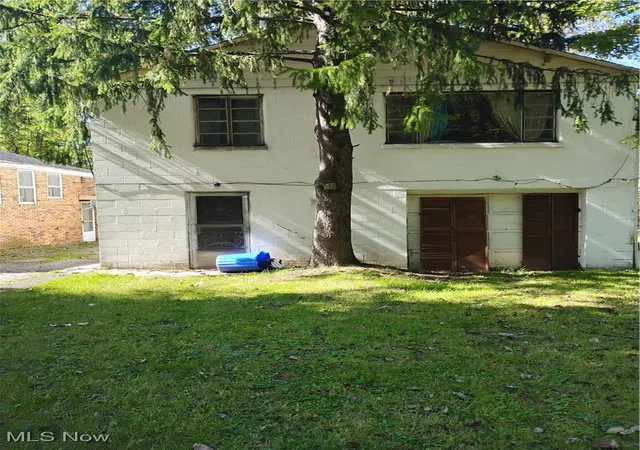 Homes for sale in Youngstown, OH | 1214 Brighton St, Youngstown, OH 44505 | MLS# 5163009