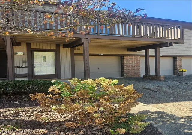 1st image of 4543 Saint James Cir Nw, Canton, OH 44708 | MLS# 5163326