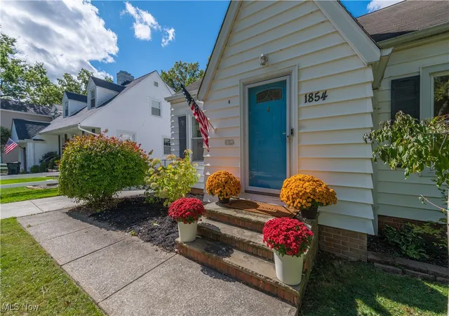 1854 Oakmount Rd, South Euclid, OH 44121 | MLS# 5163415 | Houzeo