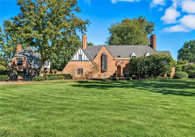 Photo 1 of Single family home for sale at 740 Fairway Dr, Warren, OH 44483 | MLS# 5163425 | Listing updated on 2026-10-08