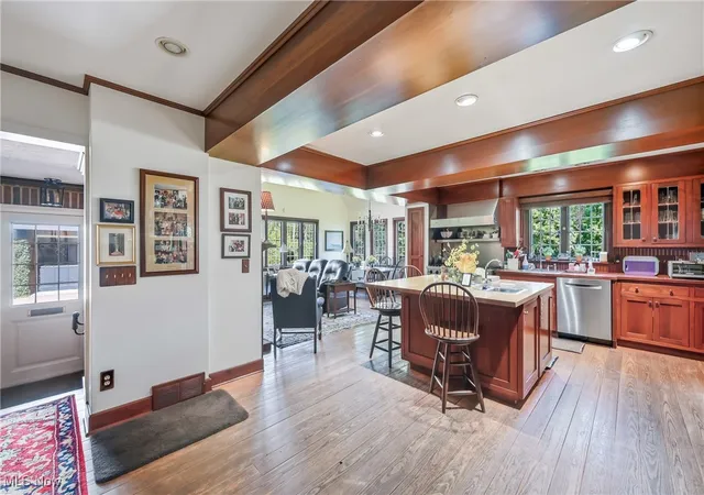 Photo 3 of Single family home for sale at 740 Fairway Dr, Warren, OH 44483 | MLS# 5163425 | Listing updated on 2026-10-07