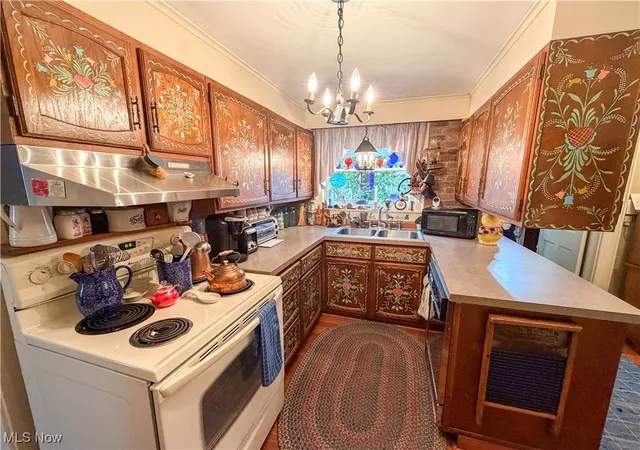 Photo 3 of Single family home for sale at 124 Wadsworth St, Canfield, OH 44406 | MLS# 5164500 | Listing updated on 2026-06-30