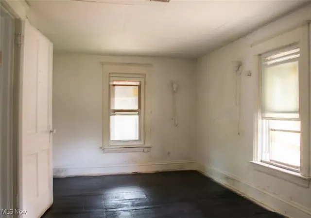 Photo 3 of Sale Pending at 78 Sexton St, Struthers, OH 44471 | MLS# 5165050 | Listing updated on 2026-08-28
