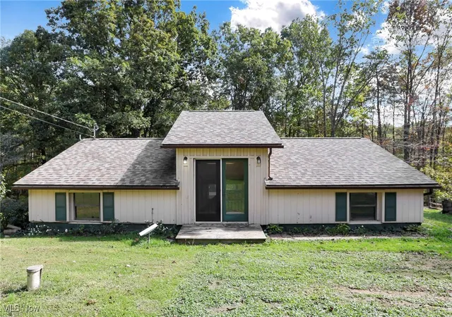 Homes for sale in Little Hocking, OH | 852 Wallace Rd, Little Hocking, OH 45742 | MLS# 5165274