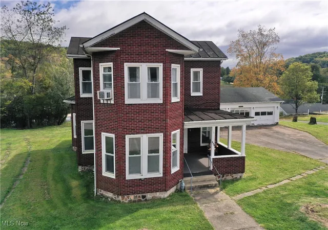 Homes for sale in Pennsboro, WV | 705 Main St, Pennsboro, WV 26415 | MLS# 5165117