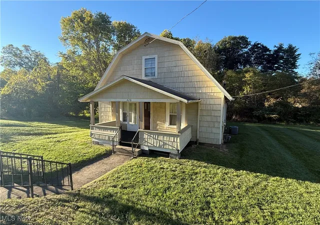 Homes for sale in Parkersburg, WV | 420 Marrtown Road, Parkersburg, WV 26101 | MLS# 5165605