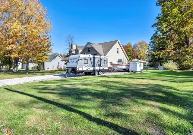 5th image of 1073 Ashview Dr, Madison, OH 44057 | MLS# 5166584