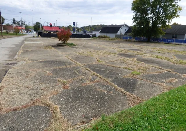 1st image of 2710 Broadway Avenue Extension, Parkersburg, WV 26101 | MLS# 5166728