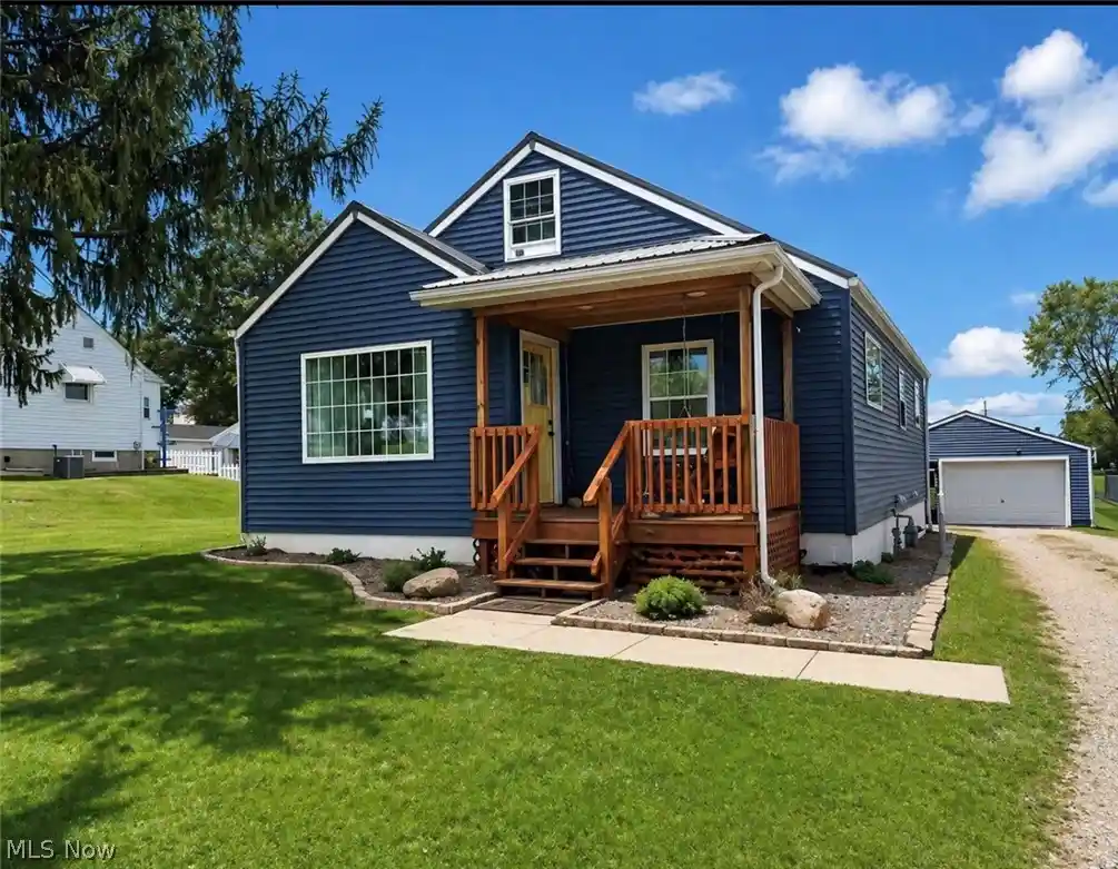 Single family home for sale at 910 Orchard Hl Rd, Zanesville, OH 43701 | MLS# 5167451