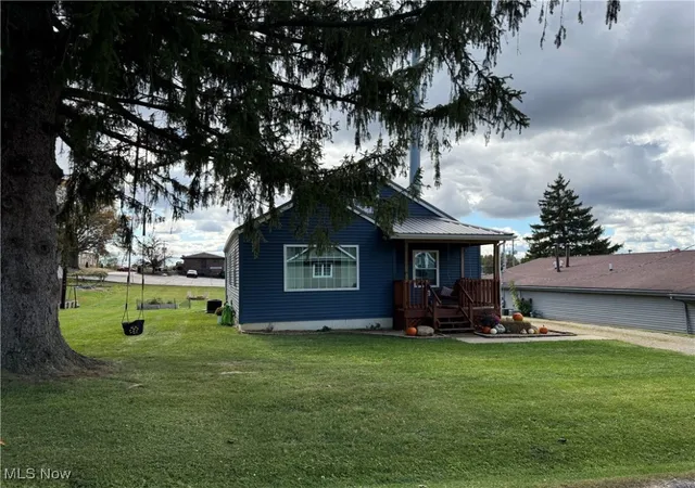 Photo 2 of Single family home for sale at 910 Orchard Hl Rd, Zanesville, OH 43701 | MLS# 5167451 | Listing updated on 2026-04-29