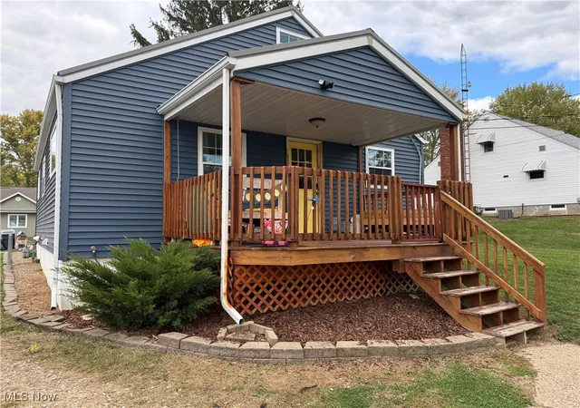 Photo 3 of Single family home for sale at 910 Orchard Hl Rd, Zanesville, OH 43701 | MLS# 5167451 | Listing updated on 2026-04-29