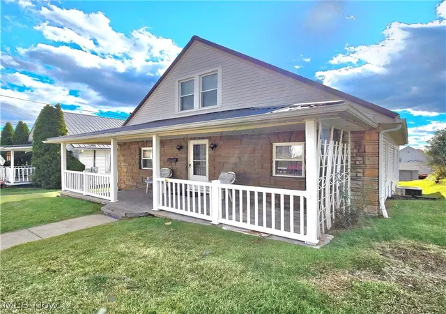 2nd image of 1322 40th St, Parkersburg, WV 26104 | MLS# 5167751