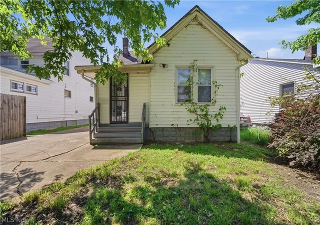 Homes for sale in Cleveland, OH | 15901 Pythias Ave, Cleveland, OH 44110 | MLS# 5167923
