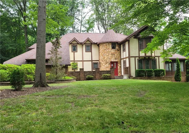 1st image of 1585 Kent St, Kent, OH 44240 | MLS# 5166592