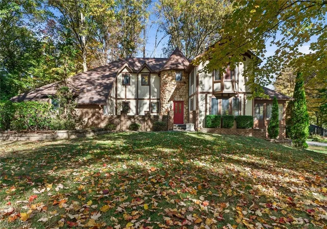 2nd image of 1585 Kent St, Kent, OH 44240 | MLS# 5166592