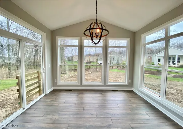 5th image of 2335 Ledgestone Dr Nw, Uniontown, OH 44685 | MLS# 5168354