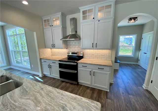 3rd image of 2244 Ledgestone Dr Nw, Uniontown, OH 44685 | MLS# 5168384