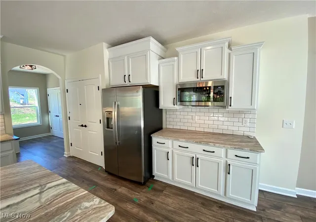 5th image of 2244 Ledgestone Dr Nw, Uniontown, OH 44685 | MLS# 5168384