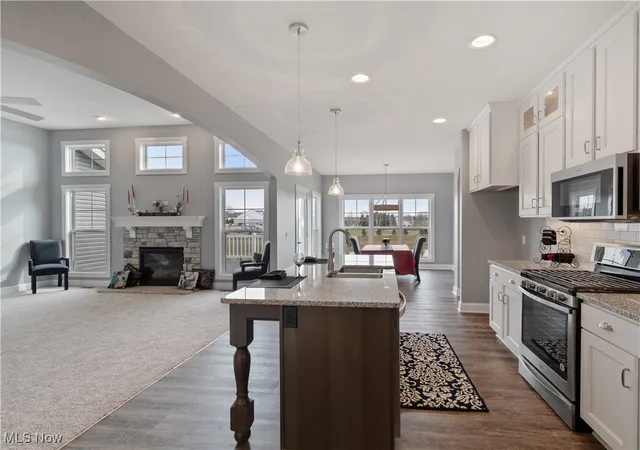 3rd image of 2490 Ledgestone Dr Nw, Uniontown, OH 44685 | MLS# 5168390