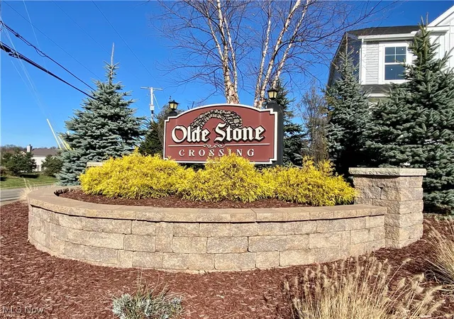 2nd image of 2693 Ledgestone Dr Nw, Uniontown, OH 44685 | MLS# 5168416