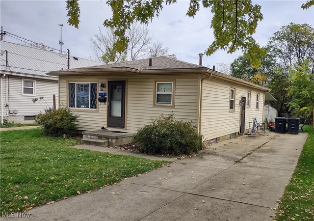 2nd image of 1193 Easton Dr, Akron, OH 44310 | MLS# 5168842