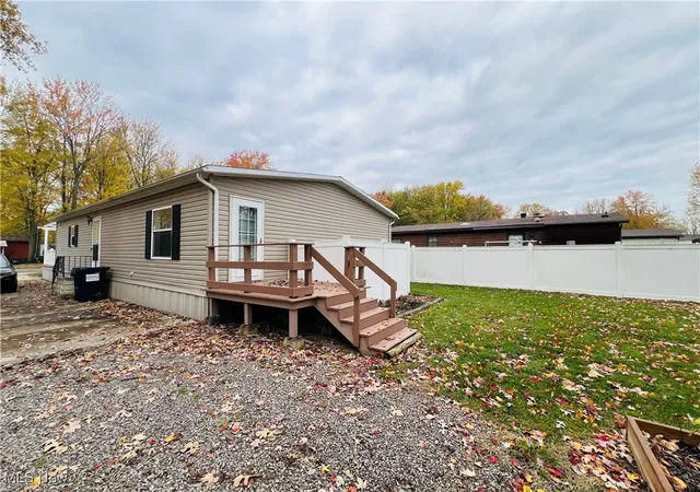 Homes for sale in Elyria, OH | 268 Twin Lakes, Elyria, OH 44035 | MLS# 5169165