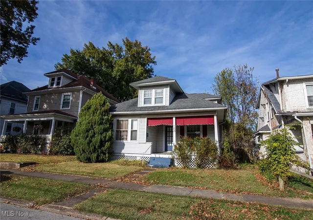 Homes for sale in Parkersburg, WV | 1523 20th St, Parkersburg, WV 26101 | MLS# 5168857