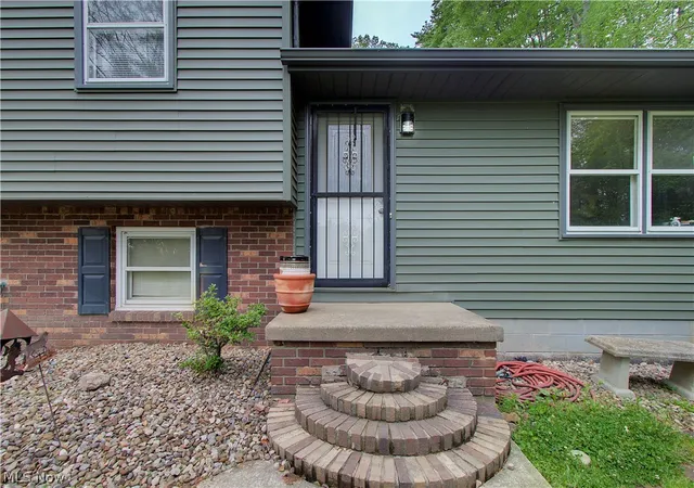 Photo 4 of Single family home for sale at 3637 Old Frg Rd, Rootstown, OH 44272 | MLS# 5168408 | Listing updated on 2026-08-26
