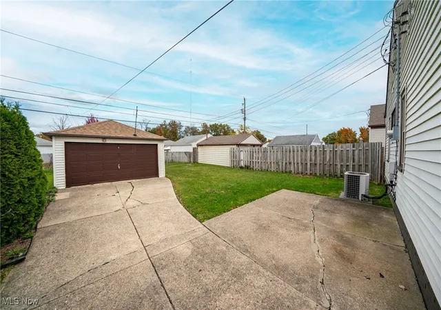 15th image of 3018 Center Dr, Cleveland, OH 44134 | MLS# 5171012