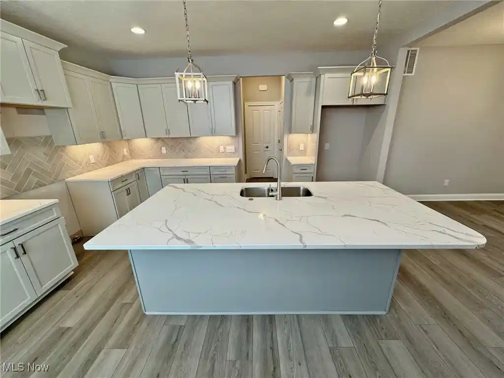 Listing Photo 2 - Condo for sale in 32080 Tuscan Ln located at 32080 Tuscan Ln, Avon Lake, OH 44012 - Unit #M-2