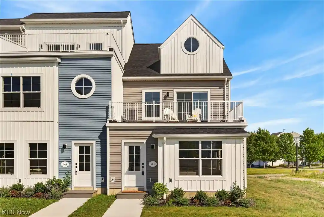 Photo 1 of Townhouse for sale at 445 Harbor Ln, Lorain, OH 44052 | MLS# 5171969 | Listing updated on 2026-10-30