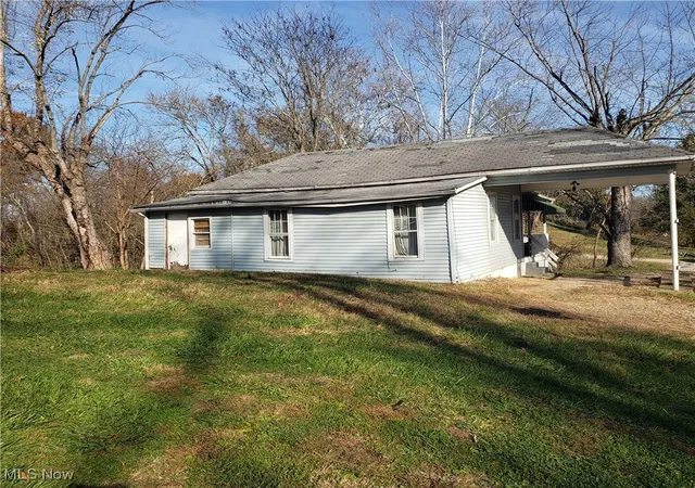 Photo 3 of Sale Pending at 2231 Blennerhassett Hts, Parkersburg, WV 26101 | MLS# 5172328 | Listing updated on 2026-07-29