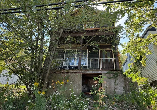 Photo 1 of Sale Pending at 822 W Bennett St, Bridgeport, OH 43912 | MLS# 5172309 | Listing updated on 2026-08-24